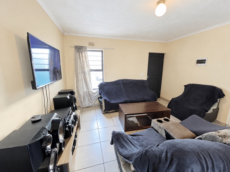To Let 2 Bedroom Property for Rent in Parklands Western Cape